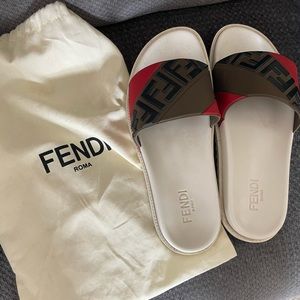 Fendi Men’s Slide (US 13)